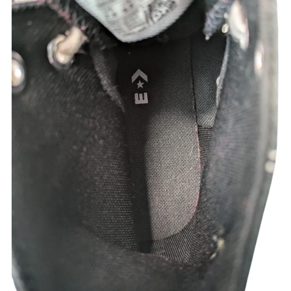 Converse Chuck Taylor All Star Black Lugged Hi Top Sneakers Size 7.5 565901C
